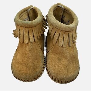 Minnetonka baby soft bottom leather fringe moccasins shoes booted size 3